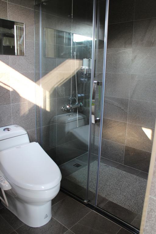San Yuan Guest House Jinning Bagian luar foto